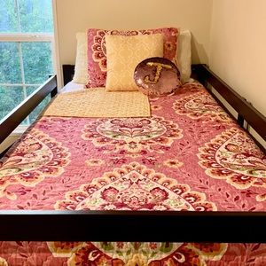 Better Homes and Gardens twin pink/yellow quilt